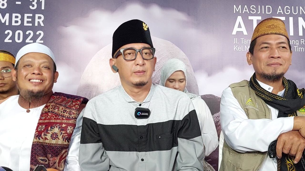 Gelar Pameran Artefak Rosul, Ust. Zacky Mirza : Biar Jadi Semangat Ibadah 2 IMG 20221218 WA0036 - Gelar Pameran Artefak Rosul, Ust. Zacky Mirza : Biar Jadi Semangat Ibadah