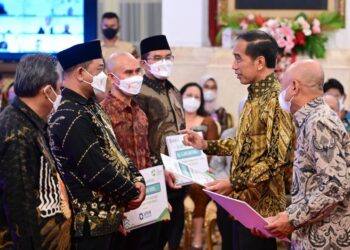 Presiden Joko Widodo: Program KUR Klaster kepada UMKM dan Koperasi Harus Diperluas