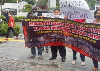 kebakaran pasar kali deres