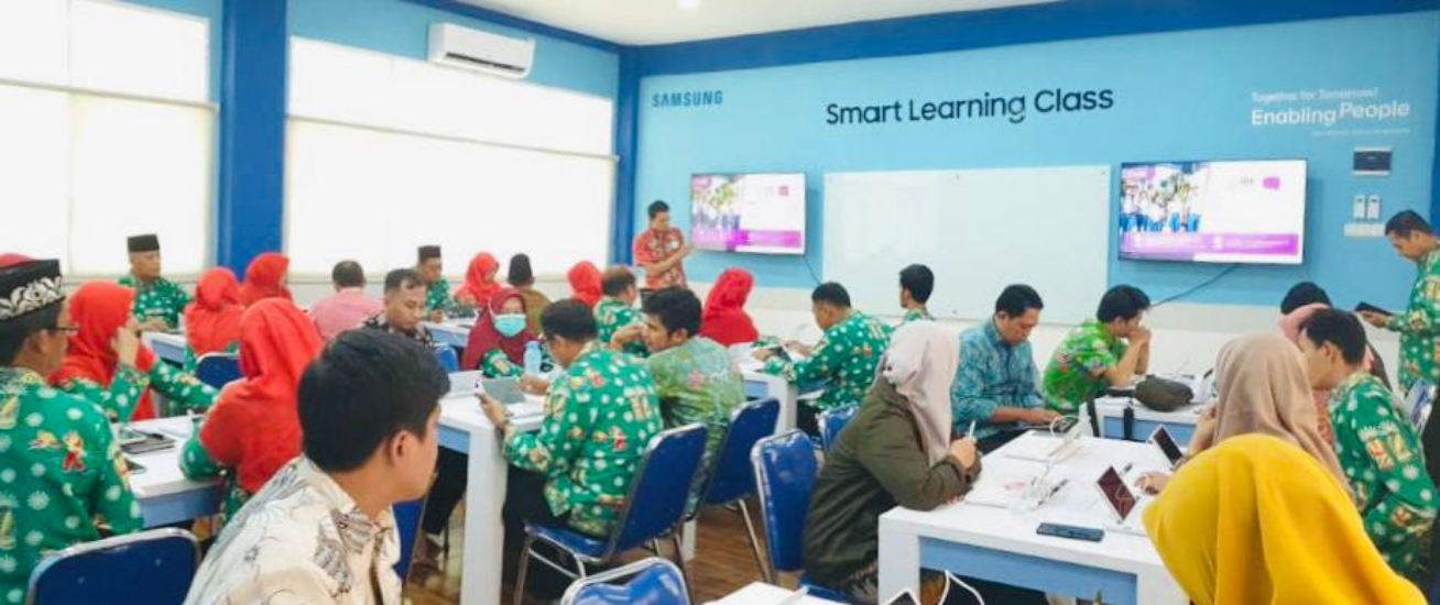 Picsart 23 01 25 14 13 53 028 - Tingkatkan Kompetensi Siswa dan Guru Madrasah, Samsung Hadirkan Fasilitas Belajar Berteknologi Tinggi