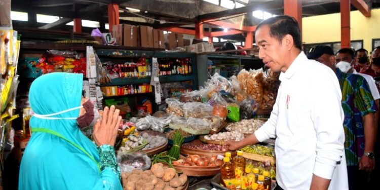 Kendalikan Inflasi , Presiden Minta Kepala Daerah Sering Masuk Pasar 1 Inflasi