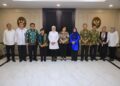 Menaker Ida Fauziyah bersama 
 Komisi Nasional Hak Asasi Manusia (Komnas HAM) Periode 2022-2027 di Kantor Kemnaker Jakarta, Selasa (24/1/2023).