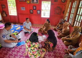 Jasa Raharja memberikan santunan kepada korban kecelakaan lalu lintas di Jalan Palembang, Prabumulih, Desa Segayam, Kecamatan Gelumbang, Kabupaten Muara Enim, Sumatera Selatan.
