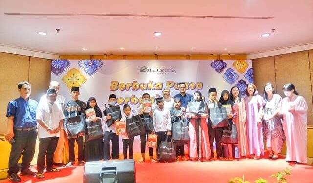 Mal Ciputra Jakarta berbagi kebahagiaan bersama Anak-anak Panti Asuhan Amanah Assodiqiyah 1 Mal Ciputra