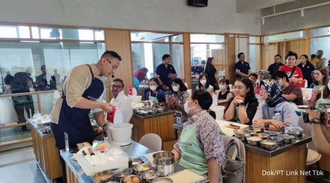 FirstMedia Gelar BakingClass dengan Chef Yuda Bastara guna Perkuat Hubungan Pelanggan 1 First Media