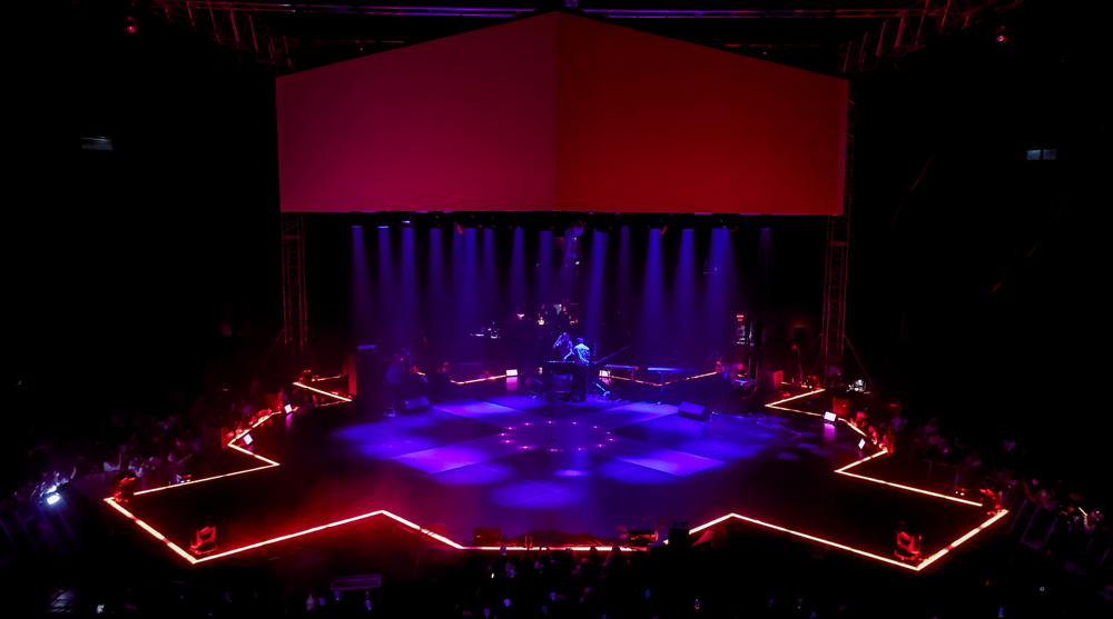 New Live Show – An Extraordinary Show Konser Special Shows Lintas Negeri Yang Apik Sukses Menghibur Para Penggemar Hindia, Junny Dan Phum Viphurit Di Jakarta 2 New Live Show