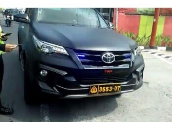 Antisipasi Penyalahgunaan, Polda Metro Jaya Bakal Evaluasi Penggunaan Pelat Nomor Kendaraan Dinas 1 Pelat Nomor
