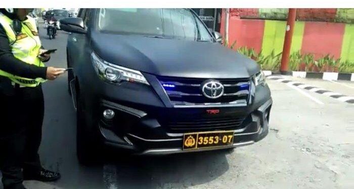 Pelat Nomor
