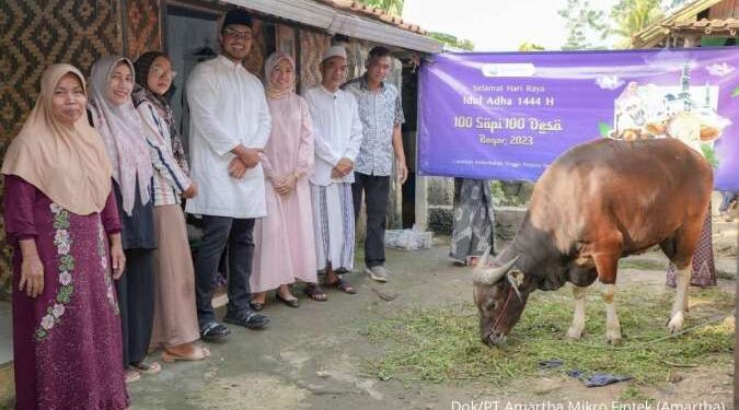 Amartha Menyalurkan 100 Ekor Sapi Kurban untuk 100 Desa Prasejahtera di Indonesia 1 amartha