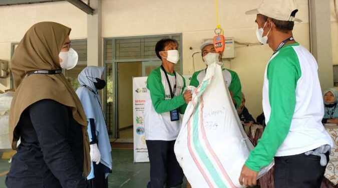 PT Solusi Bangun Indonesia Tbk