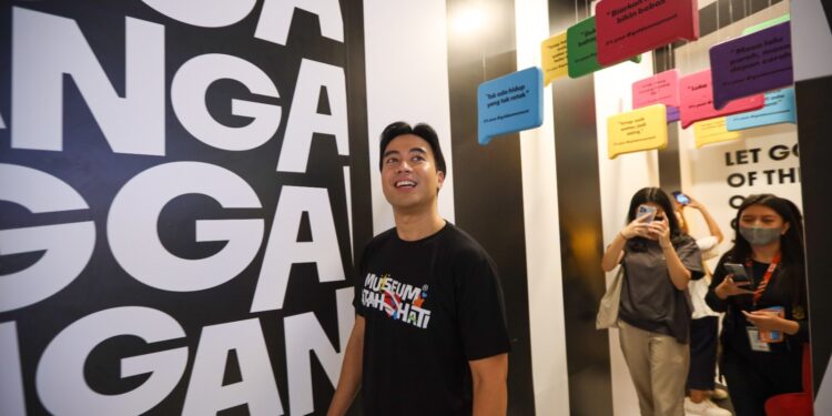 Selalu Dekat dengan Generasi Muda, UBS Gold Hadirkan Instalasi Seni Unik di Museum Patah Hati 1 Selalu Dekat dengan Generasi Muda, UBS Gold Hadirkan Instalasi Seni Unik di Museum Patah Hati
