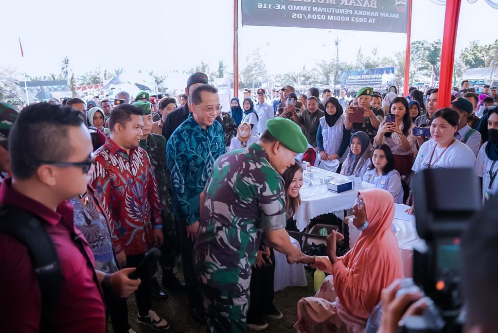 TNI AD - Kimia Farma Gandeng TNI AD Lakukan Vaksinasi ke Pelosok Negeri