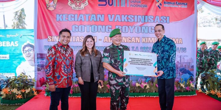 Kimia Farma Gandeng TNI AD Lakukan Vaksinasi ke Pelosok Negeri