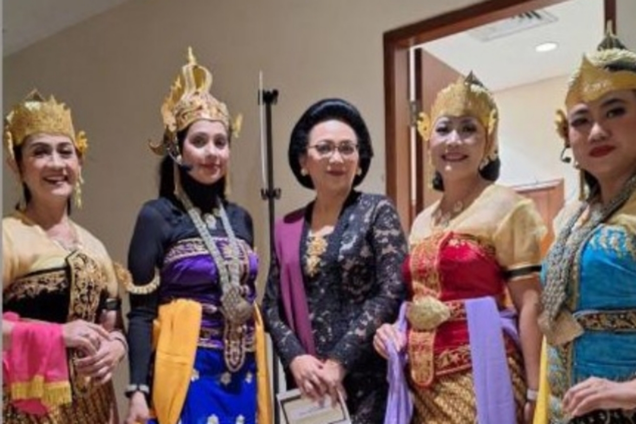 Picsart 23 07 31 17 01 40 248 - Perdana Dalam Pementasan Ketoprak, Ayu Azhari Mengaku Ketagihan