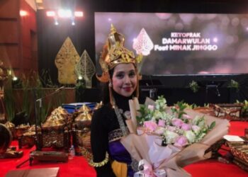 Perdana Dalam Pementasan Ketoprak, Ayu Azhari Mengaku Ketagihan