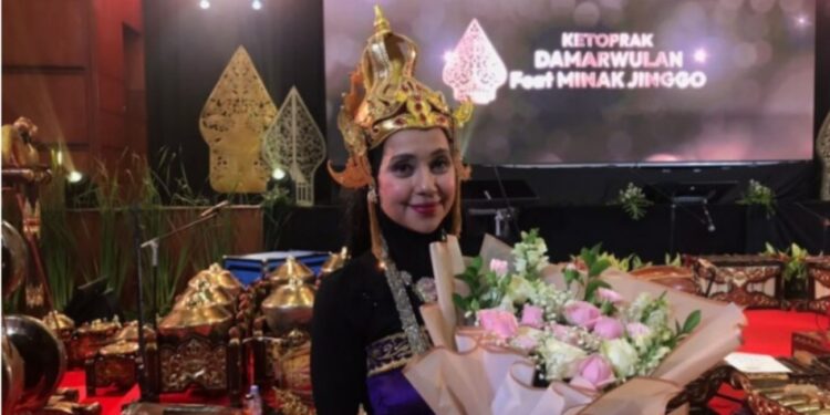 Perdana Dalam Pementasan Ketoprak, Ayu Azhari Mengaku Ketagihan