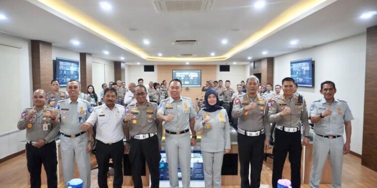 Jasa Raharja Bersama Korlantas Polri Gelar Supervisi Pelayanan STNK dan TNKB di Kepulauan Riau