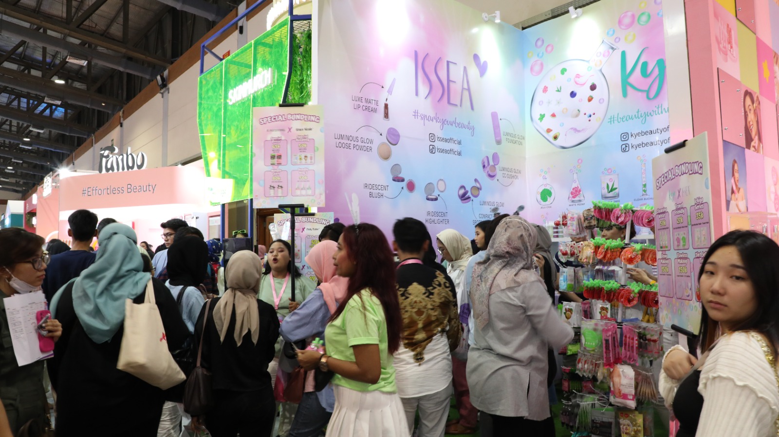 IMG 20230805 WA0021 - Pengunjung Padati Booth PT Cakra Daya Makmur di Jakarta X Beauty 2023