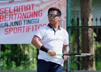 Juara 1 Pertandingan Tenis, Wirang Birawa Persembahkan Piala Untuk Istri