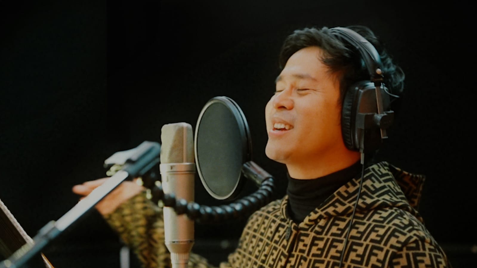 IMG 20230827 WA0005 - Serius Rambah Musik Internasional, Cakra Khan Rekam Lagu 'Tennessee Whiskey’ di Abbey Road Studios