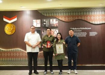 Scarlett Pecahkan Rekor MURI: Penjualan Parfum Terbanyak Secara Daring dalam 30 Menit 2 Scarlett