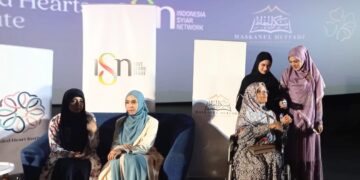 Indonesia Syiar Network Inspiring Seminar with Ustadzah Oki Setiana Dewi dan Sr. Dunia Shuaib