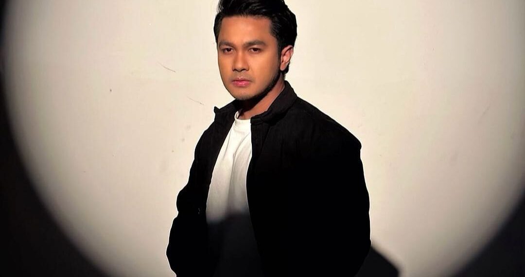 Posting Kalimat Galau di Instagram, Ada Apa Dengan Yogie Nandes?
