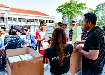 Bersama TNI AL, HW Peduli Gelar Aksi Bersih-Bersih Sungai, Sambut Hari Sungai Sedunia