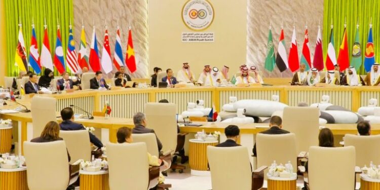 Hadiri KTT ASEAN-GCC, Presiden Sampaikan Isu Ekonomi hingga Kemanusiaan 1 ASAN