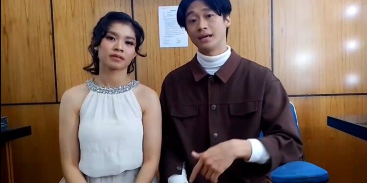 Sukses Bikin Vidi Nangis, Rowi Lolos ke Grand Final 'KFC Mencari Bucket' 1 Sukses Bikin Vidi Nangis, Rowi Lolos ke Grand Final ‘KFC Mencari Bucket’