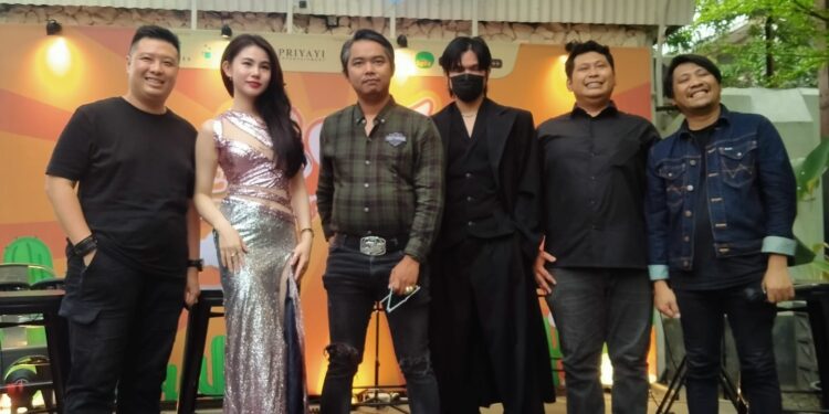 Lagu 'Tau Diri', Cerita Cinta Dodit Mulyanto Ditikung Teman 1 Lagu ‘Tau Diri’, Cerita Cinta Dodit Mulyanto Ditikung Teman
