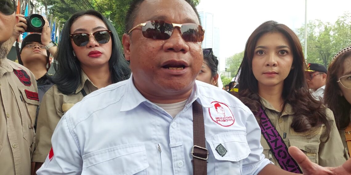 Gerakan Cinta Prabowo, Kerahkan 1000 Orang Antar Prabowo-Gibran ke KPU 1 Gerakan Cinta Prabowo, Kerahkan 1000 Orang Antar Prabowo-Gibran ke KPU
