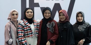 Hari Keenam, JFW 2024 Hadirkan Koleksi 3 Brand Lokal dengan tema ‘Moment Of Spark’