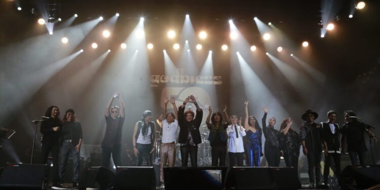 Rayakan 50 Tahun Berkarya, Band Legendaris God Bless Raih Rekor MURI Saat Gelar Konser