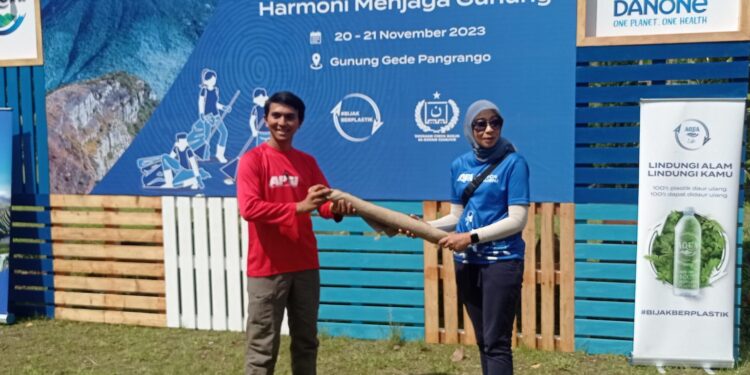 Gelar Aksi #BijakBerplastik, Komitmen Danone-Aqua Beri Kontribusi Positif Bagi Masyarakat dan Lingkungan