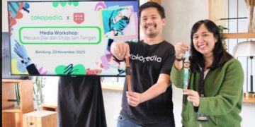 Tokopedia Ungkap Kisah ‘Woodka’, UMKM Bandung Gandeng Perajin Kayu Hasilkan Jam Tangan Kekinian