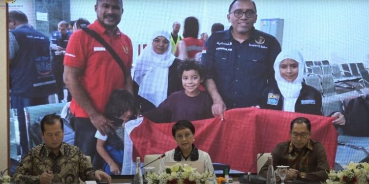 Pemerintah Evakuasi 4 WNI dari Wilayah Gaza Palestina 1 Palestina