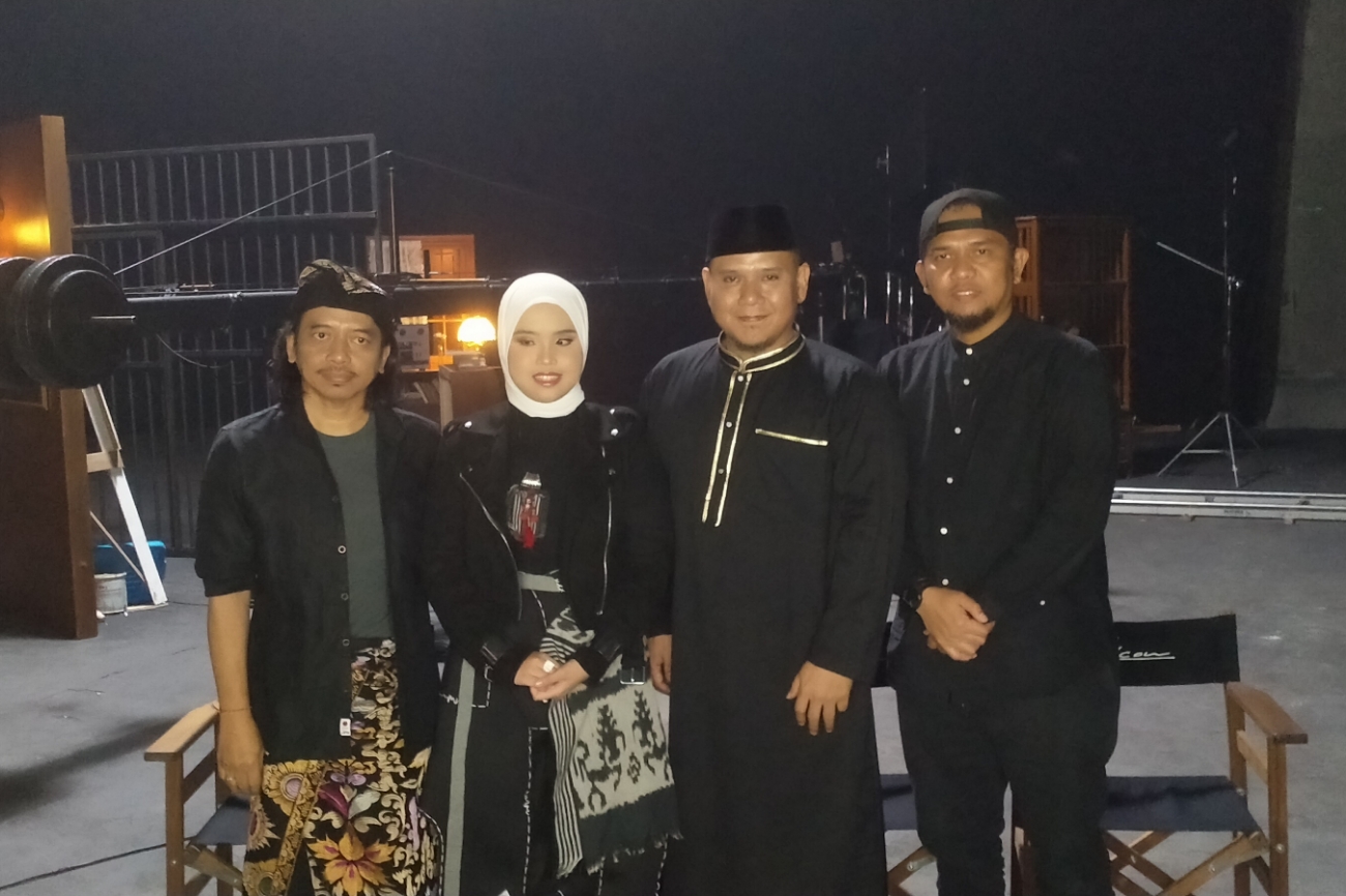 Picsart 23 11 16 16 31 18 853 - Ada Suara Emas Putri Ariani Dalam Film Hamka & Siti Raham (Vol 2)