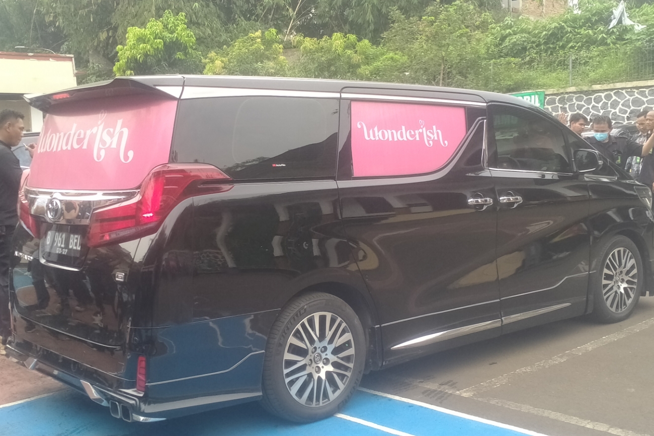 Picsart 23 11 30 13 51 43 357 - Irish Bella Siapkan Bisnis Baru Ditengah Perceraian?