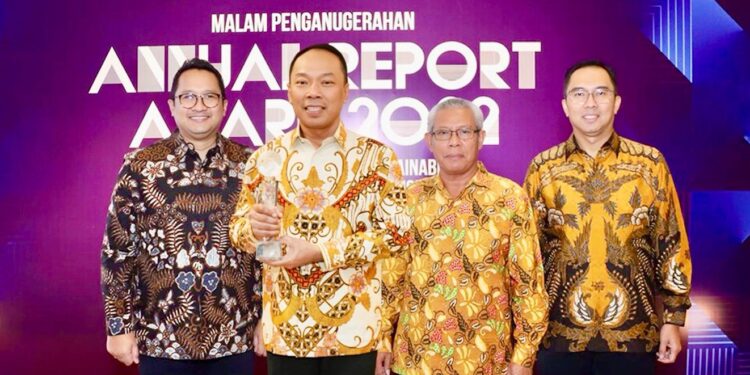 Kinerja Baik, Jasa Raharja Raih Penghargaan Annual Report Award 2022