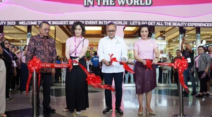 Mendag Zulkifli Hasan Kunjungi Pameran Kecantikan Jakarta X Beauty 1 Zulkifli Hasan