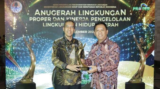 Mulai Kaji Teknologi Transisi Menuju Energi Bersih, Pupuk Kaltim Raih PROPER EMAS 7X 1 Pupuk Kaltim