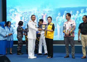 Livienne Russellia Bagi-Bagi Sembako dan Ajak Donor Darah di Hari Armada 2023 5 Livienne Russellia Bagi-Bagi Sembako dan Ajak Donor Darah di Hari Armada 2023