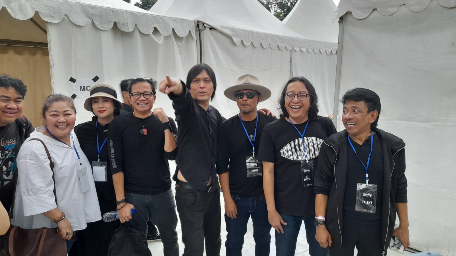 IMG 20231210 WA0008 - Once Mekel Mewarnai Konser 'Bongkar' dengan Pesan Anti Korupsi dan HAM