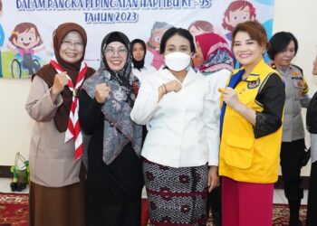 Livienne Russellia dan Menteri PPPA Bintang Puspayoga Menyulap Kampung Cinere Menjadi Oase Bakti Sosial 3 Livienne Russellia dan Menteri PPPA Bintang Puspayoga Menyulap Kampung Cinere Menjadi Oase Bakti Sosial
