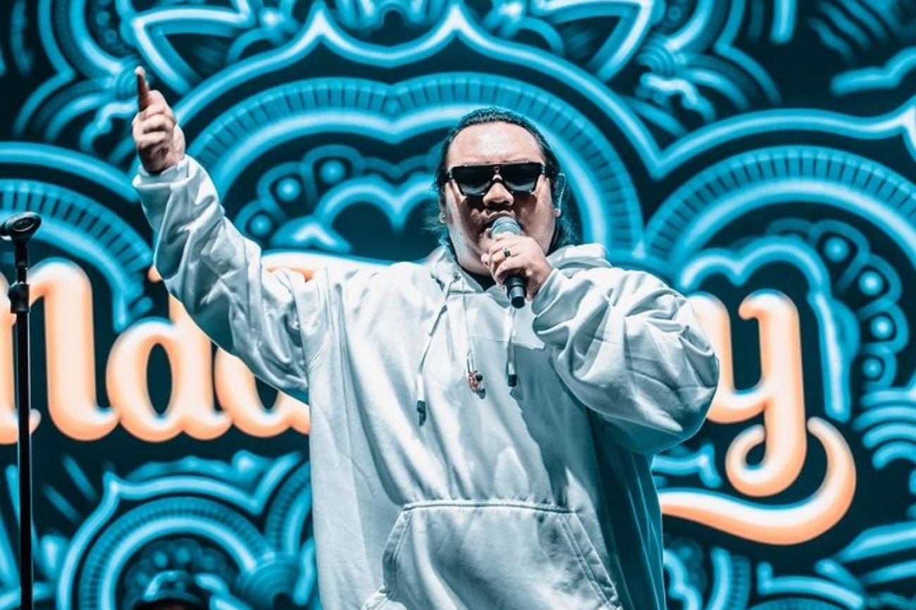 Picsart 23 12 05 19 51 10 466 - Pernah Jadi Mitra Grab, Ndarboy Genk Rilis Single Berjudul 'Modal Percoyo'