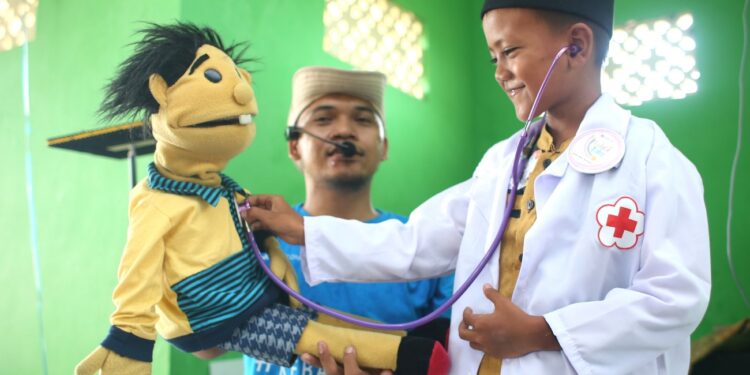 Paragon Corp Berbagi Kebaikan: Renovasi PAUD dan Cerita Seru Dokter Cilik di Kampung Beting