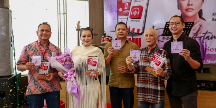 Reza Artamevia Kembali ke Panggung Musik setelah 21 Tahun dengan "Movement of Soul" 1 Reza Artamevia Kembali ke Panggung Musik setelah 21 Tahun dengan “Movement of Soul”