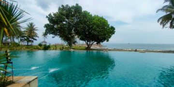 Pesona Keindahan Pantai Tanjung Lesung