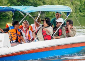 Menteri LHK Siti Nurbaya&Pimpinan PWI Pusat Tanam Mangrove Bersama di TWA Angke-Kapuk 5 KLHK